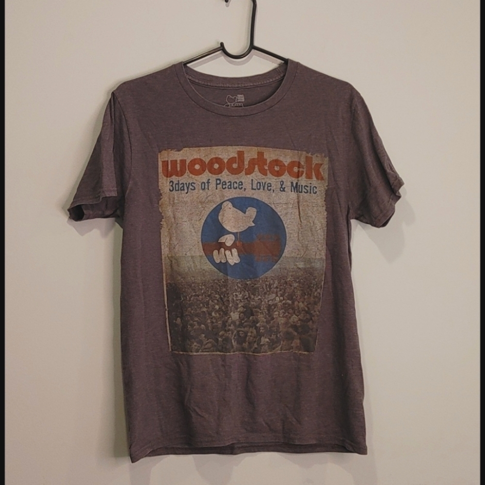 Woodstock Men's T shirt size Medium